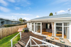 Kererū Lodge - Two Mile Bay Holiday Home